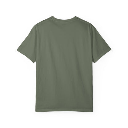 Unhinged and Feral Mom Club T‑Shirt — Funny Retro Raccoon Graphic Tee